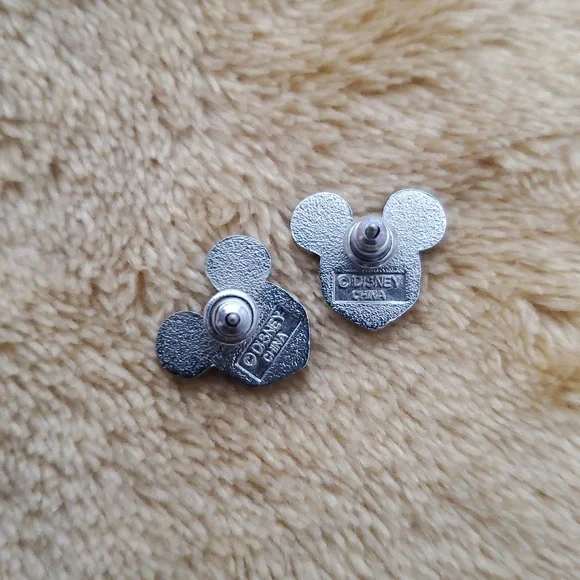 Disney Signed Enamel Mickey Mouse Silver Plated Stud Earrings - Picture 2 of 3